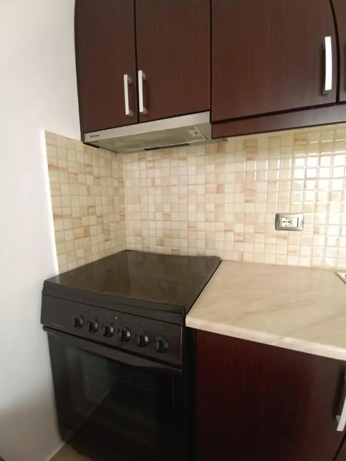 בית הארחה קסאמיל Vila Anja