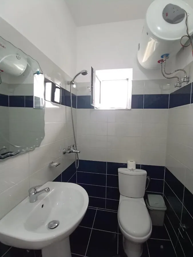 בית הארחה קסאמיל Vila Anja אלבניה